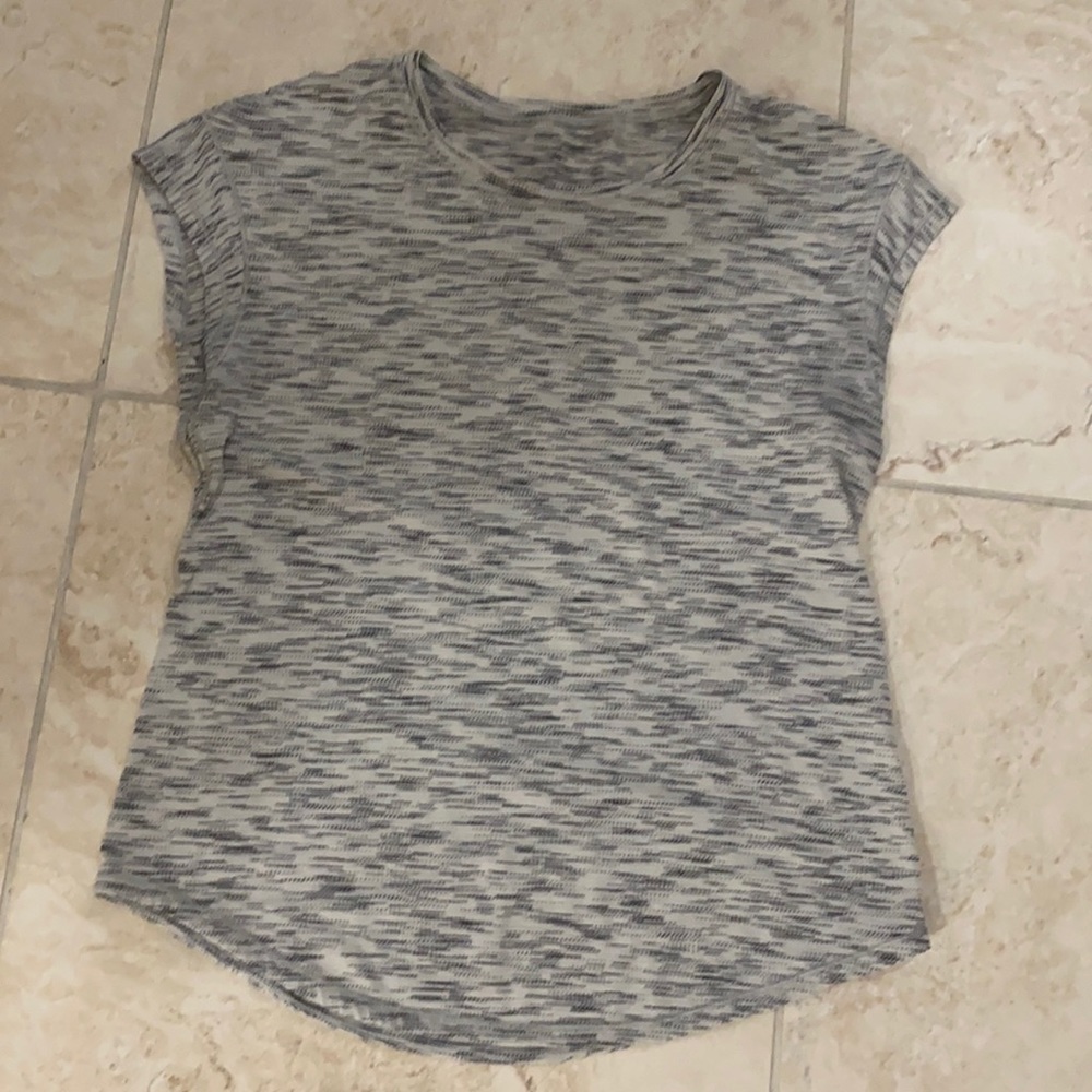 Lululemon t-shirt
